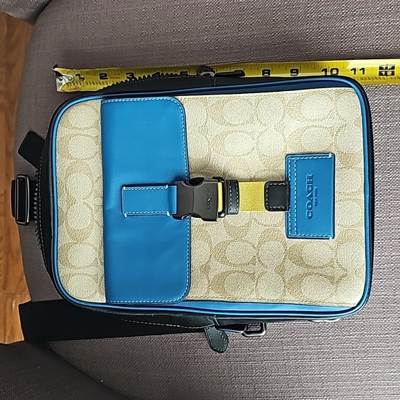 Men's Track Pack In Signature Canvas - Picture 7 of 9